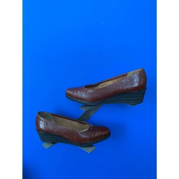 Salvatore Ferragamo Italy Women's Sz  6 2A Brown Suede Slip-on Wedges Shoes - Picture 2 of 6